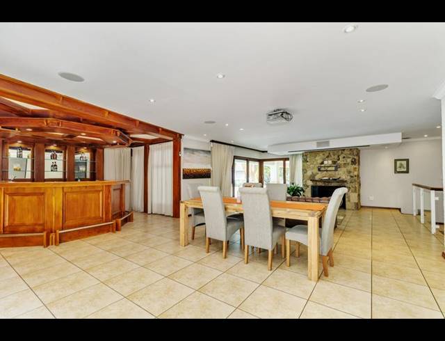 6 BEDROOM HOUSE FOR SALE IN BRYANSTON
